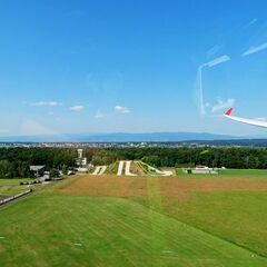 Flugwegposition um 07:09:02: Aufgenommen in der Nähe von Gemeinde Kalsdorf bei Graz, Österreich in 387 Meter